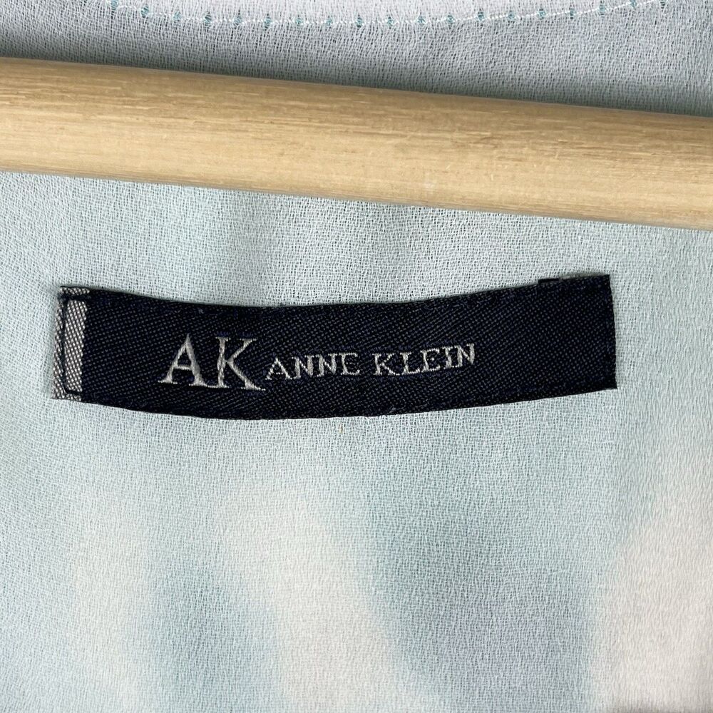 AK Anne Klein Blue White Tie-Dye Chiffon Pleated V-Neck Sleeveless Tank Top - Picture 3 of 15